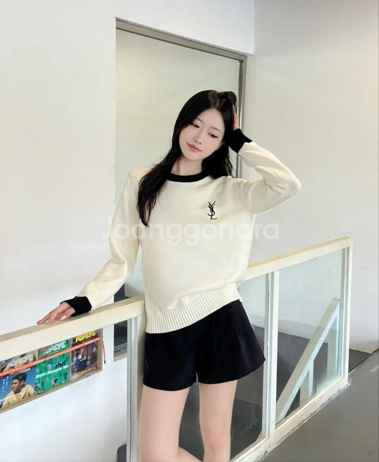 입생 배색 베이직 라운드 니트--1