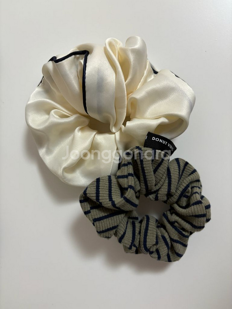 도넛바이닐샵 딤디 스크런치 곱창 머리끈 2개--0