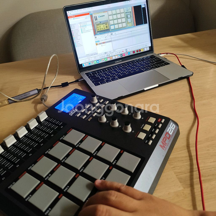 akai mpd 26 미디 컨트롤러 드럼패드--1