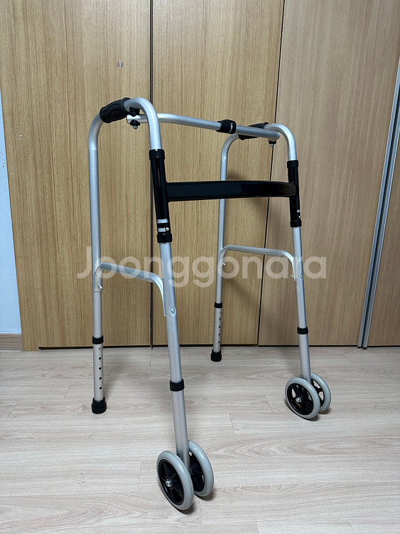 고령자 실내용 접이식 이동 보행기--2