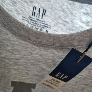 GAP 긴팔 티셔츠입니다