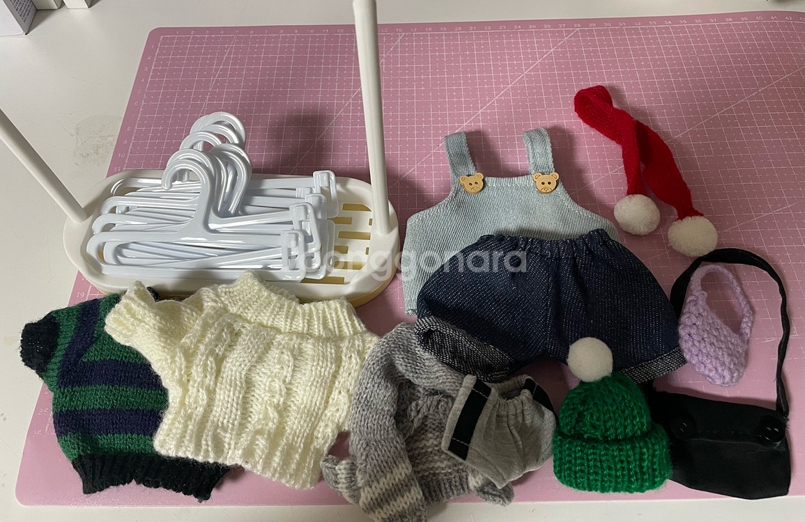 10cm 15cm 인형 옷+옷걸이행거 일괄양도--0