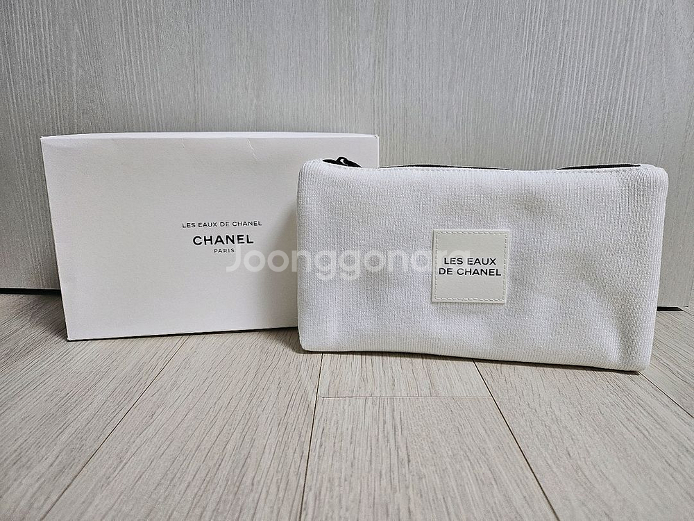정품) 샤넬 레조드 화이트 파우치 (코스메틱)--0