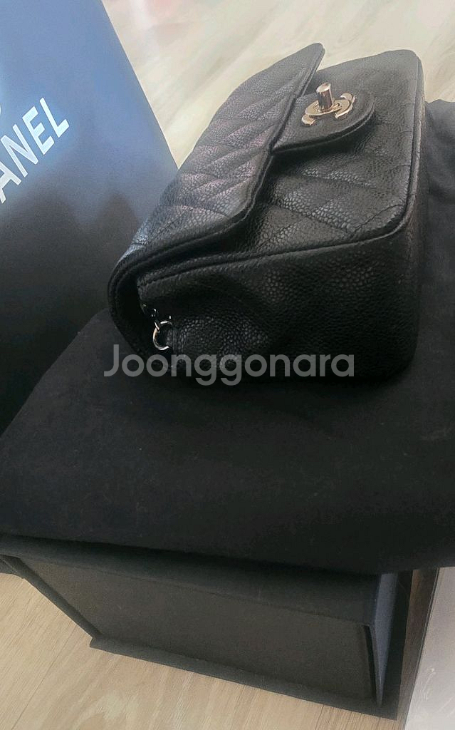 샤널 뉴미니 캐비어 블랙 은장. 25번대--4