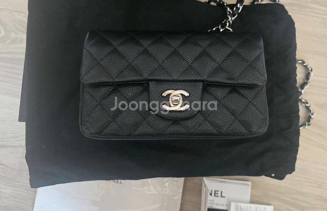 샤널 뉴미니 캐비어 블랙 은장. 25번대--1