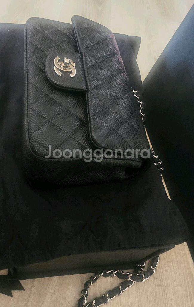 샤널 뉴미니 캐비어 블랙 은장. 25번대--3