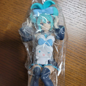 누들스토퍼 미쿠 시나모롤 피규어