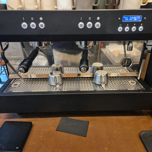 커피머신 엘로치오 모레스토 블랙 판매합니다