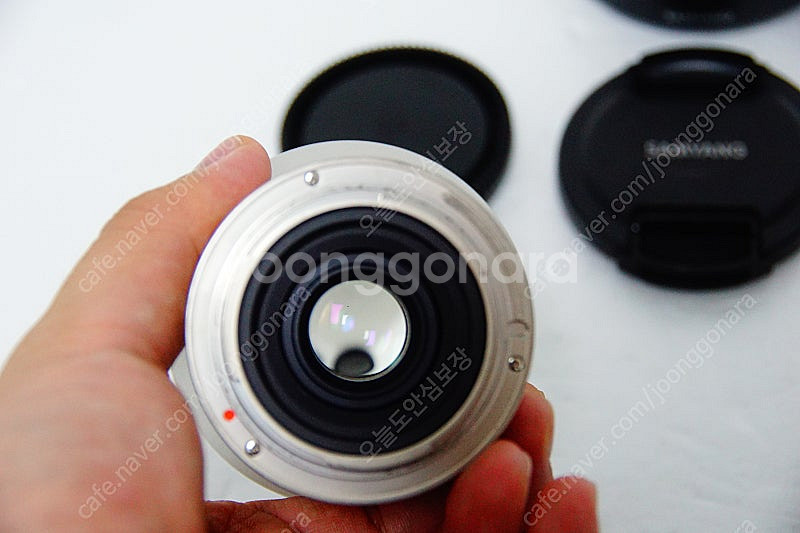 소니용 삼양 12mm f2.0 MF 실버 렌즈팝니다.--2