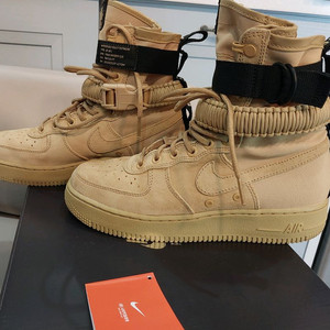 나이키 SF AF1 스페셜 필드 포스 클럽골드 250m