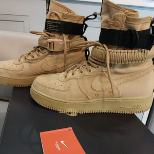 나이키 SF AF1 스페셜 필드 포스 클럽골드 250m