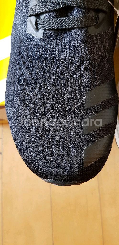 아디다스 울트라부스트 언케이지드 285 새상품--1