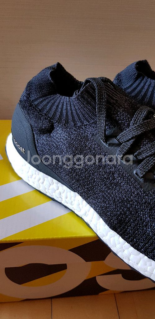 아디다스 울트라부스트 언케이지드 285 새상품--3