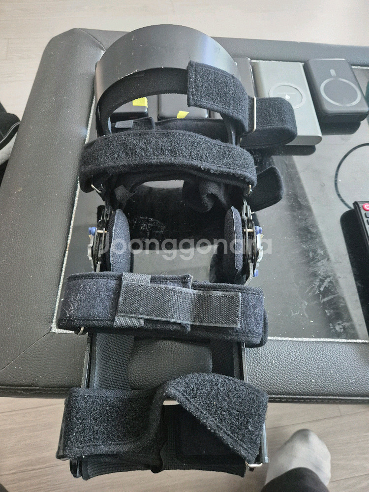 무릎 수술 왼쪽 각도조절 보조기 보호대 상태 좋음--3