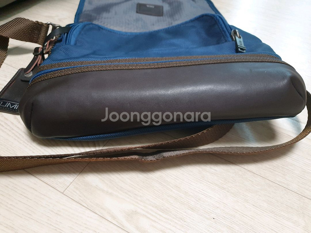 투미 확장형 크로스가방--2