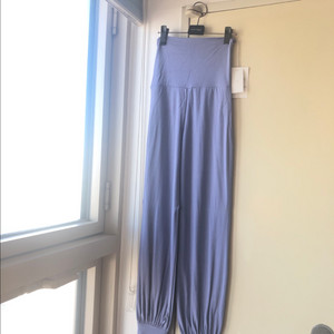 부디무드라 심플팟 앵클 팬츠 라일락 s 새상품