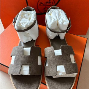 (새상품)에르메스 산토리니샌들 에토프색상 39