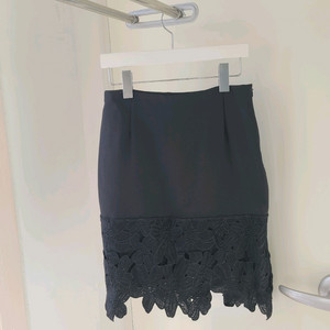 여성 플라워 디자인 블랙 스커트 검정 치마 S