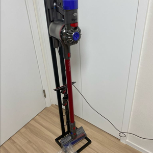 다이슨청소기 V7+거치대+기타물품 일체