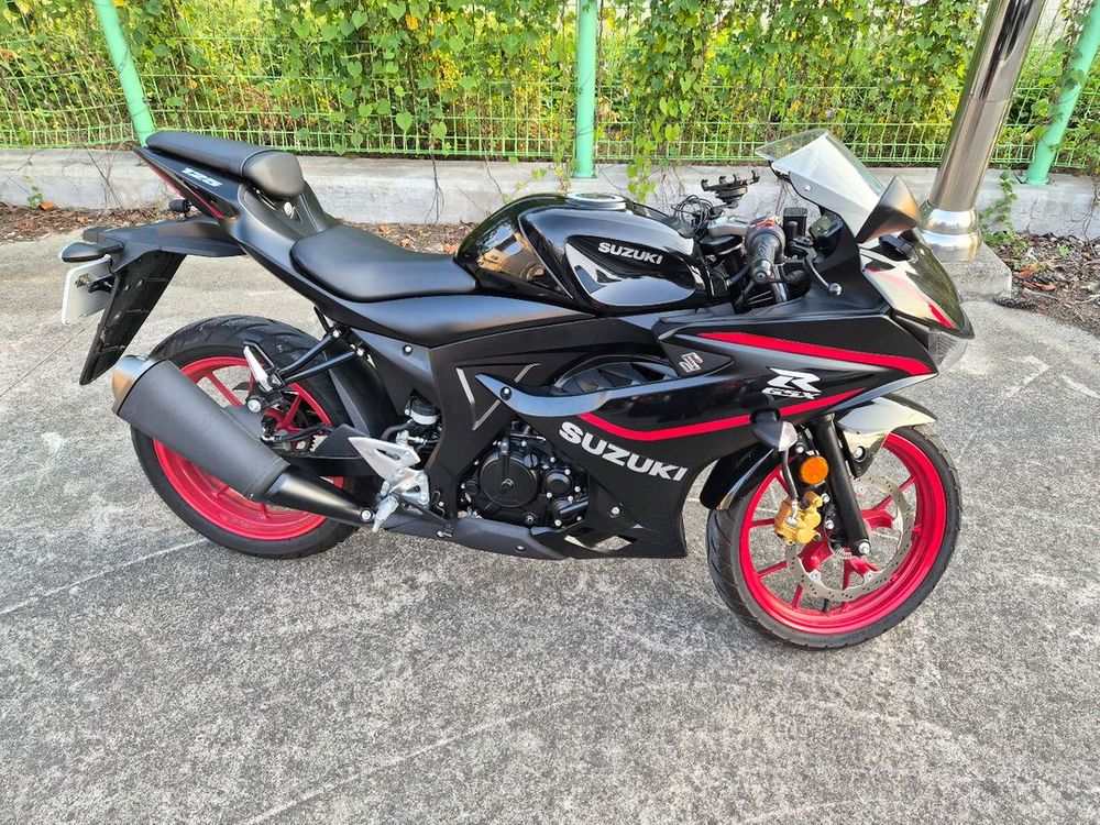 스즈키 gsx r125 이미지