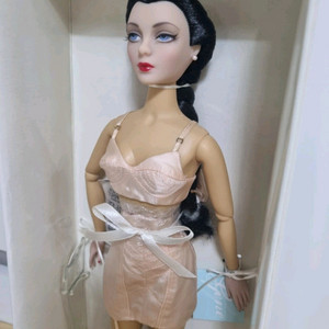 진 마샬 gene marshall 제이슨 우 란제리인형