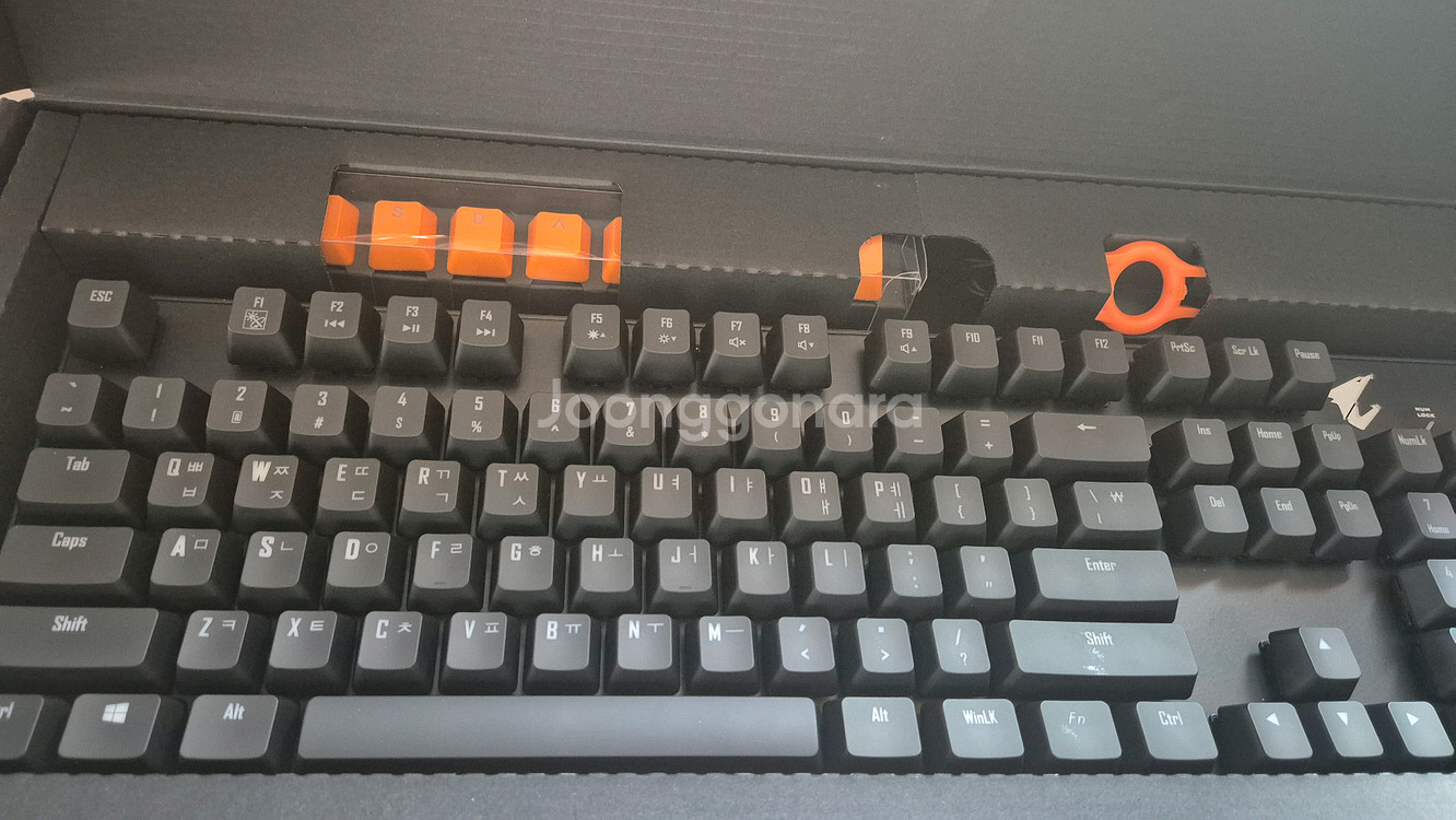 AORUS K9 Optical 기계식 키보드--4
