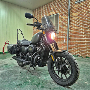 KR모터스 아퀼라300/22년식/7천km/머플러구변