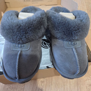 UGG US6 크록스 W7 나이키 225