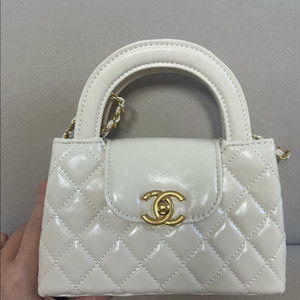 샤넬 켈리백 크림화이트