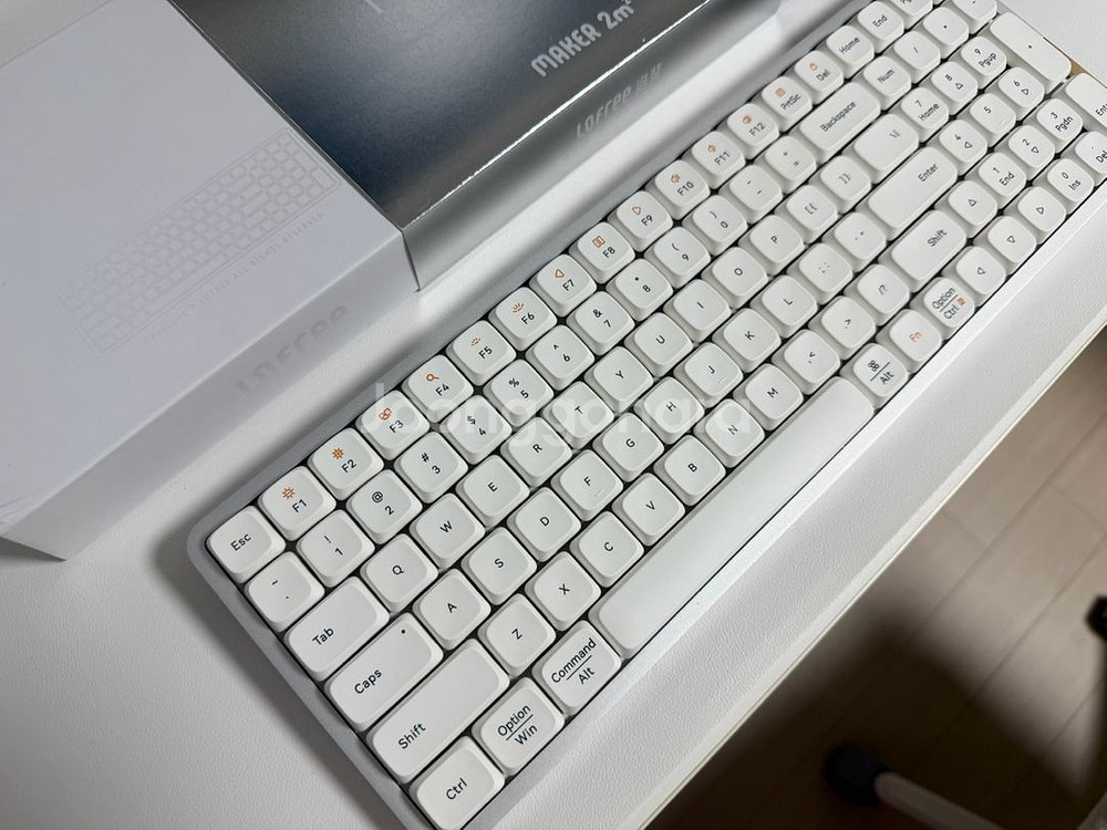 로프리 플로우 키보드 100키 화이트--2