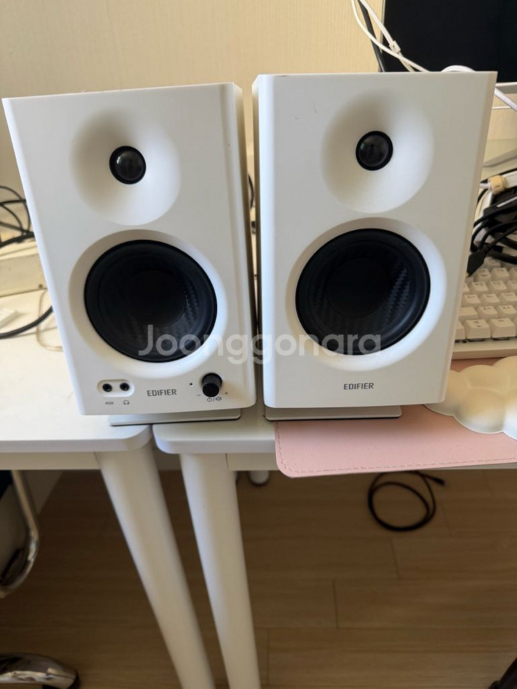 에디파이어 MR4 화이트+화이트 받침대 판매합니다.--0