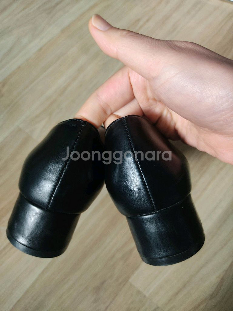 깔끔한 검정색 로퍼 힐 구두 240--3