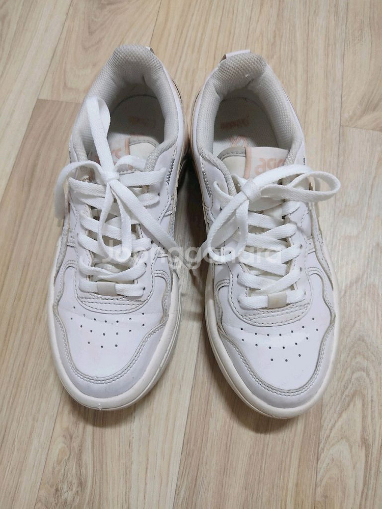 흰색 아식스 코트 운동화 240mm--1