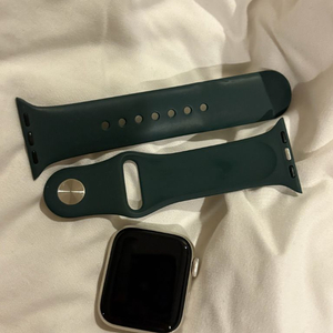애플워치se2 스타라이트 GPS 40mm 팝니다.