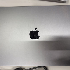 맥북 프로 M1 14 그레이 2021 2개 판매합니다.