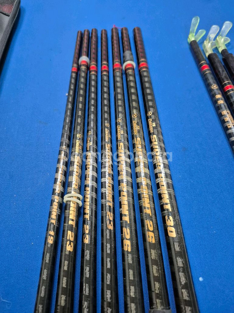 용성 수퍼포인트 낚시대 19ㅡ30칸 7대 동받침대 3대--1