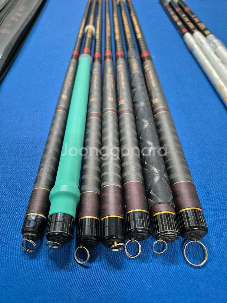 용성 수퍼포인트 낚시대 19ㅡ30칸 7대 동받침대 3대--3