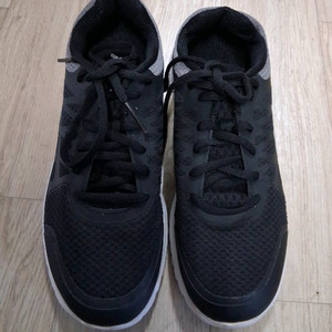 휠라 블랙 운동화 240mm