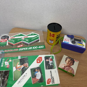 빈티지 카메라 및 폴라로이드 . 빈티지 필름케이스 판매