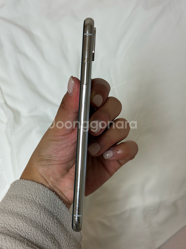 아이폰 xs max 256기가 실버 판매합니다--4