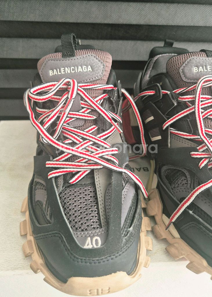 발렌시아가 트랙 스니커즈 37--4