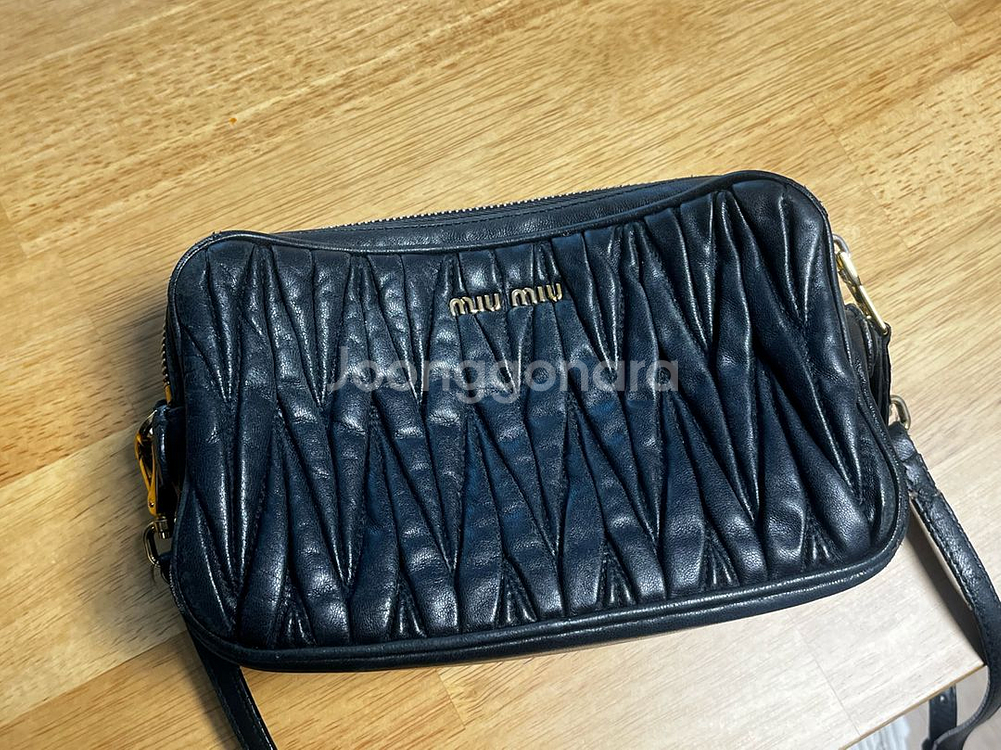 정품 미우미우 마테라쎄 크로스백--6