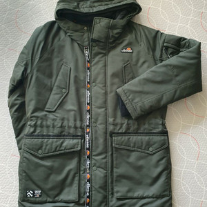 엘레쎄 카키 겨울패딩.점퍼 ellesse