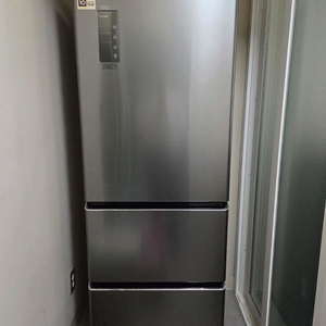 딤체 김치냉장고 330L팝니다.