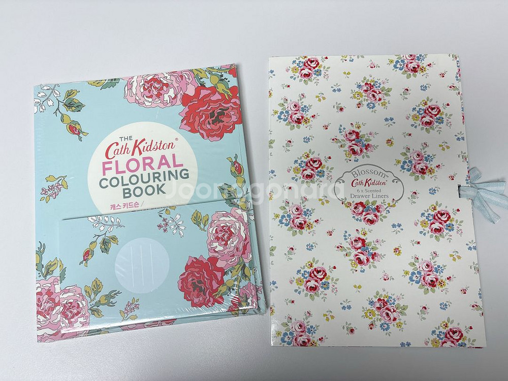 캐스 키드슨 플라워 컬러링북--0
