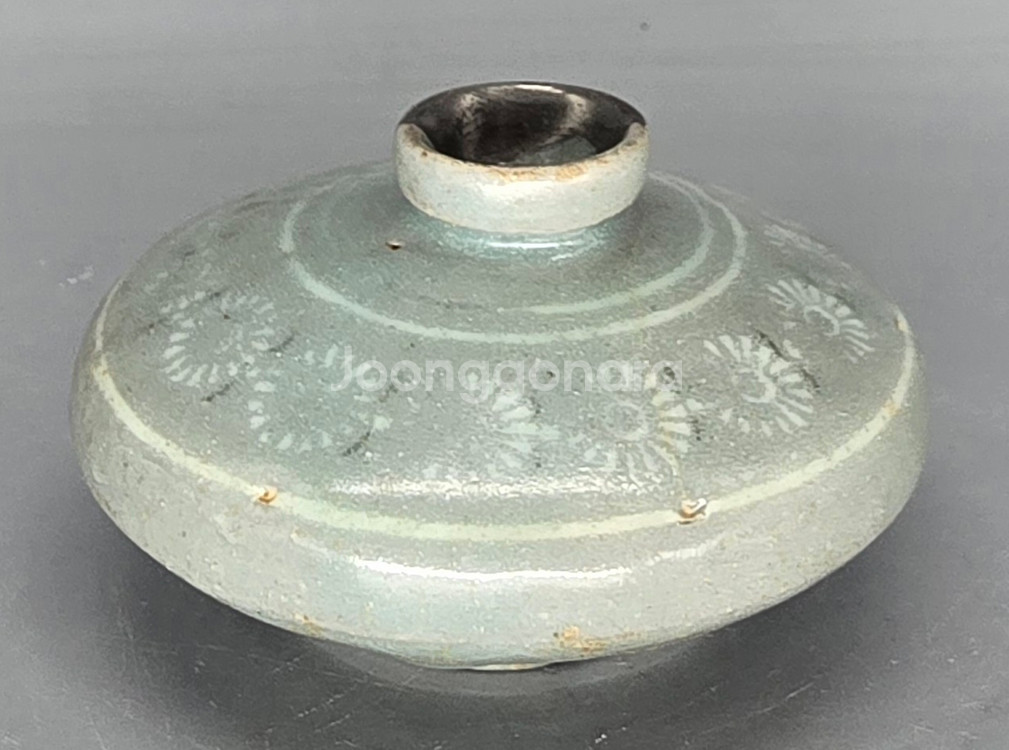 고려시대 청자상감국화문유병--1