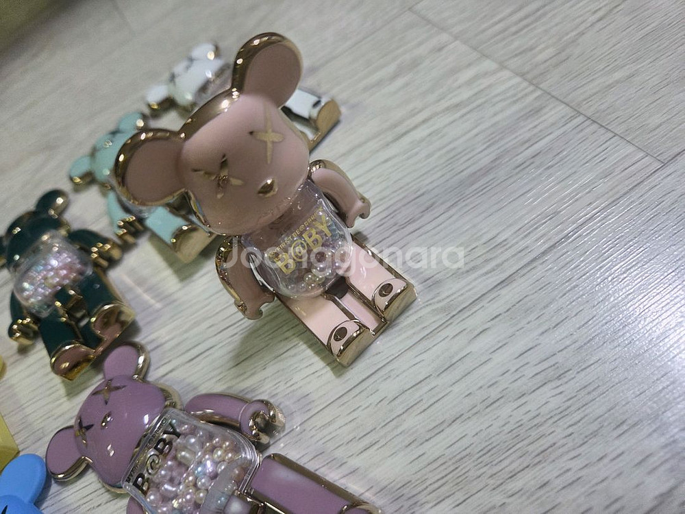 새상품:)베어브릭 곰돌이 스마트톡,거치대,피규어--2