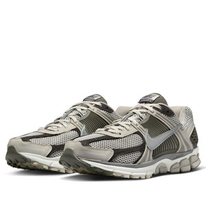 [260]새상품급 나이키 줌보메로5PRM라이트아이언오어