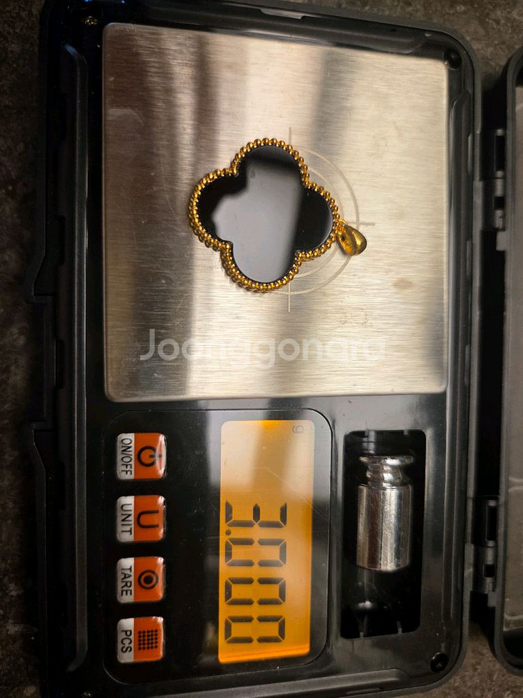 18k블랙네잎팬던트25mm=짐있어요.=한점.새상품--0