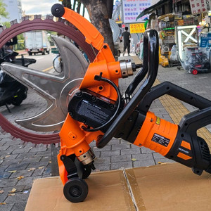 새제품 파트너 링컷터 벽면절단기 다이아몬드절단기